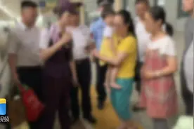 2岁女童刚从ICU出来急需转院，高铁站开辟绿色通道，先上车再补票视频封面