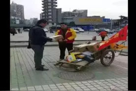 郑州只能用板车送快递了？记者调查发现真相图片