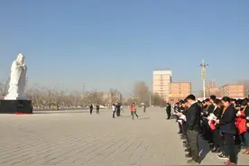 孔子雕像揭幕仪式在河北科技学院举行图片