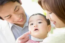 宝宝长牙各种不适烦躁不安，妈妈三个方法帮助缓解图片