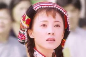 她是李冰冰同学，为赵薇当陪衬反成演技担当，现嫁良人终获幸福！图片