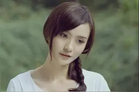 成都美女模特推荐： 清新脱俗宛如画中人——彭静图片