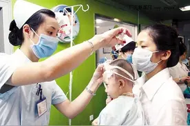 1岁宝宝突然手脚抽搐翻白眼，危急情况家长该怎么办？图片