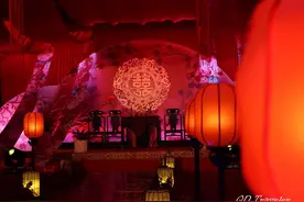 青岛婚礼秀玩起古今穿越图片