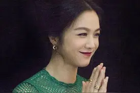 汤唯挺孕肚拍照 盘点娱乐圈明星辣妈孕肚美照图片