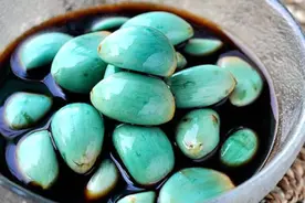 大蒜变了颜色，这样的大蒜有毒吗？图片
