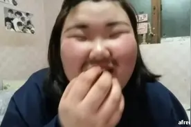 大小姐吃可爱多视频封面