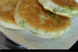 素馅饼好吃有技巧，这样做法，出锅比吃肉饼还香@抖音美食 @抖音小助手视频封面