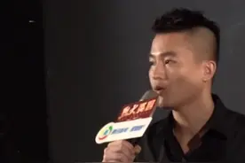 #杨紫 #欧豪 #黄晓明 在#烈火英雄 首映礼大型“商业互吹”。果然都是高手啊😏视频封面