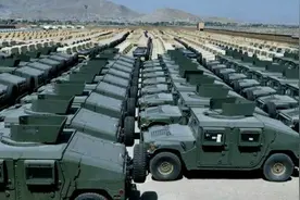 望不到头！美军阿富汗遗弃千辆悍马车图片