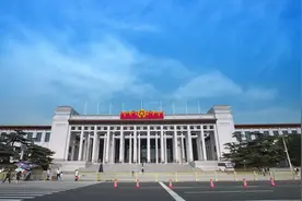 一场特别的“快闪”，一声特别的祝福，为新中国成立70周年献礼视频封面