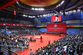 北京大学举行2017年本科生毕业典礼图片