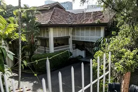 李显龙就家族内讧接受议员质询 不起诉弟弟妹妹图片