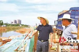 曾超群：终保持高度警惕 妥善安置受灾群众图片