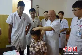 国医大师韦贵康弟子遍布东盟 曾为姚明等人治疗图片