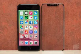 iPhone 8钢化膜曝光 无前置指纹开孔图片