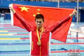 备战游泳世锦赛 孙杨“醉翁之意不在酒”图片