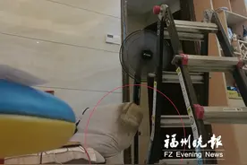 9楼装修8楼天花板被凿出大洞 业主向开发商索赔图片
