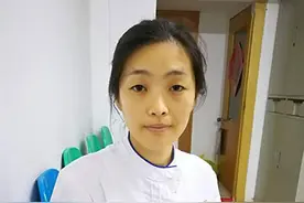 男子车内突发心梗 女护士跪地做人工呼吸救命图片
