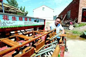 襄阳“土专家”发明花生播种机图片