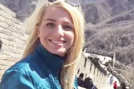 爱沙尼亚妹子游北京成都，一路上吃喝玩乐，开心的找不到北视频封面