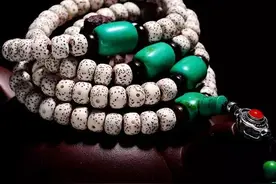 左手右手慢动作，手串到底该戴哪只手？图片