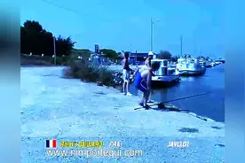 街头恶搞田径十项全能，一个人能玩的这么开心，真是醉了！图片