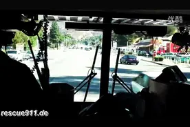 看看外国人的素质-实拍跟随消防车出警！图片