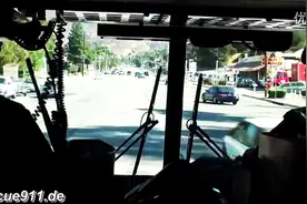看看外国人的素质-实拍跟随消防车出警！图片