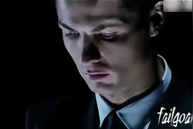 再现神作！网友神剪辑C罗化身007 帅气变身解救地球危机图片