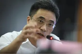四川环保厅厅长于会文：六大措施应对成都雾霾问题图片