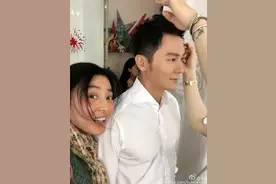 范冰冰李晨还在秀恩爱 网友：小刚导演需要支援图片