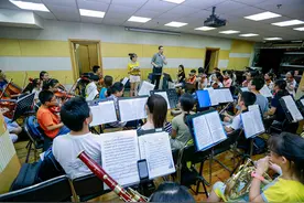 夏季音乐节丨10天排演16首曲子，这支学生乐队做到了图片
