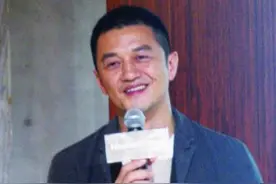 弘扬传统文化 李亚鹏做客青岛为“故宫”代言图片