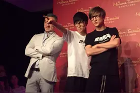 视频丨薛之谦重庆揭蜡像卖萌耍帅 坦言做不好歌自己会很快过气图片