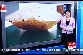 小伙子吃泡面加汽水，竟有生命危险！请谨记！图片