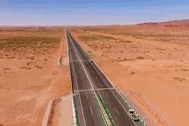 穿越500公里无人区！“京新高速”通车，又一世界纪录！图片