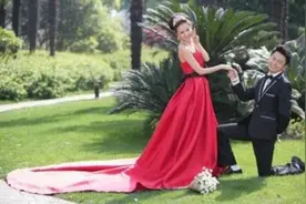 雷佳音翟煦飞婚纱照 老婆翟煦飞个人资料照片系圈中龙套女图片