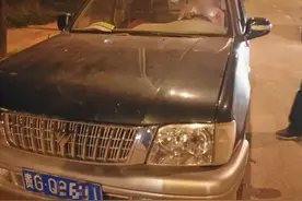双双受罚！为练车，情侣在驾驶座上玩起了“叠罗汉”图片