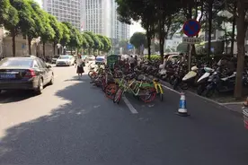 南宁共享单车再“任性停”，蜀黍拖走没商量……图片