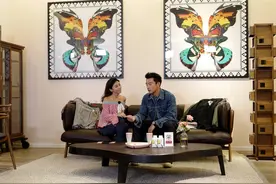 郑恺与女友大拥抱：回去吧媳妇儿 给我好好捶捶背图片