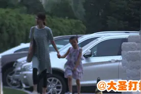 唐晶真实版幸福！袁泉夏雨带女儿和好友聚餐图片