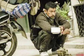 明星片场吃饭：刘德华彭于晏像农民工，赵丽颖十足吃货图片