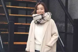 学韩国妹子逆龄搭配，这样穿男生们都无法拒绝！图片