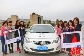 优步发起女性司机公益日 千名女司机参与义载图片