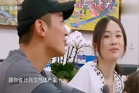 嗯哼惹霍思燕生气被杜江教育：知道家里谁是老大吗？妈妈是老大图片