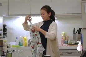 贾静雯带上围裙，在厨房做饭的样子，让你想不到视频封面