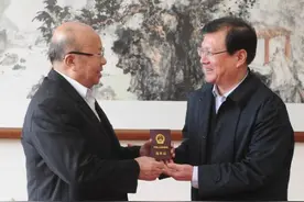 山师旷课检讨教授：错了就是错了，作出检讨是应该的图片
