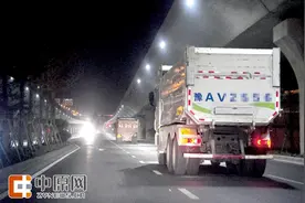 郑州严打“黑渣土车” 今后禁止个人挂靠公司和贷款购车图片