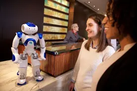希尔顿酒店联手IBM Watson打造迎宾机器人图片